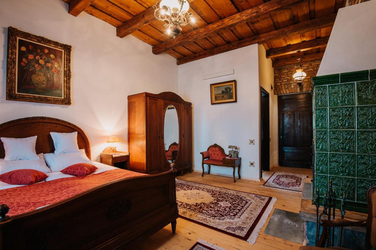 Molnos Kuria Pension Corund  Bagian luar foto