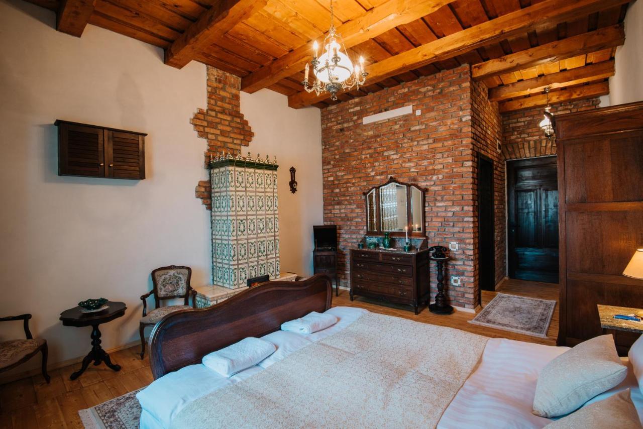 Molnos Kuria Pension Corund  Bagian luar foto