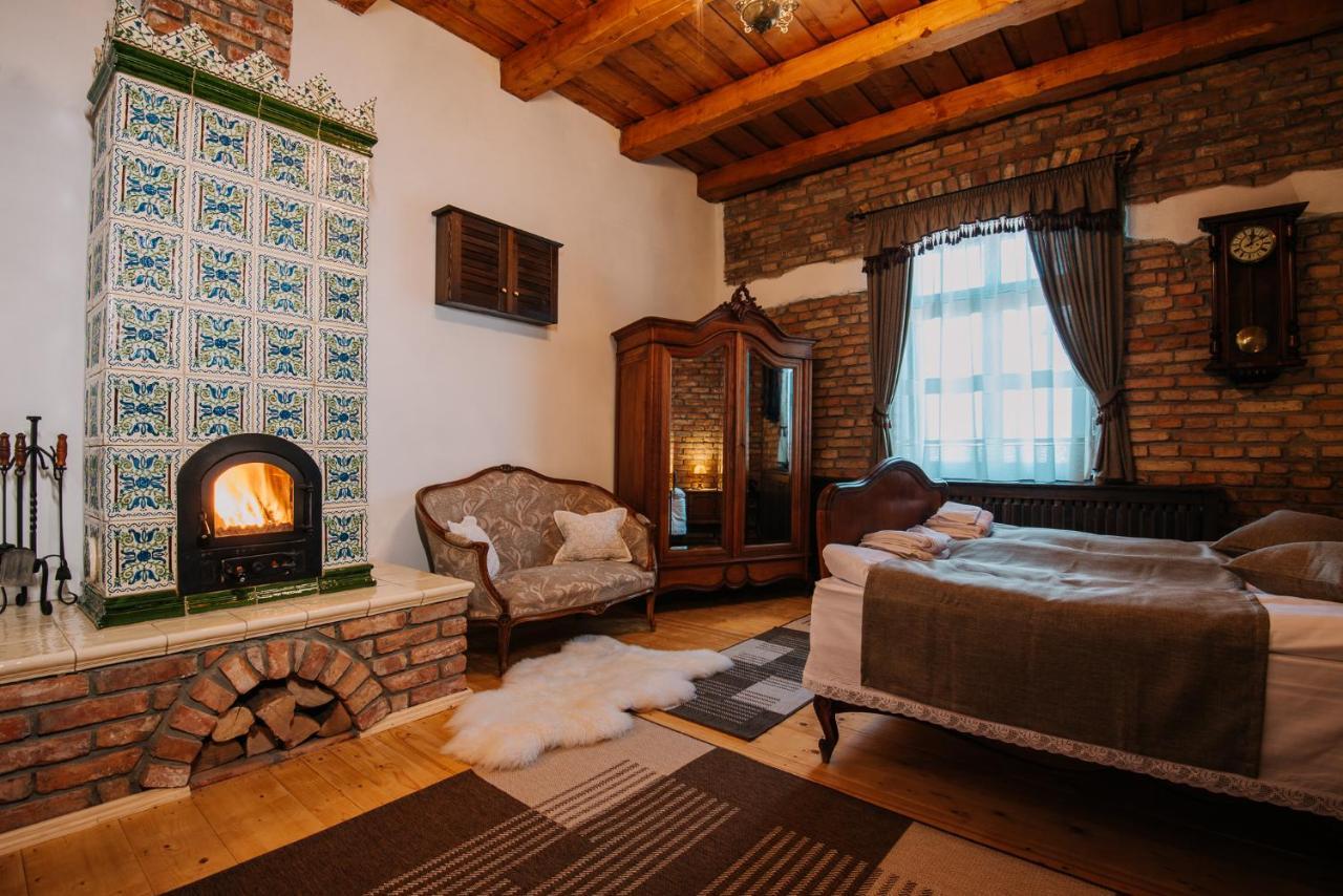 Molnos Kuria Pension Corund  Bagian luar foto