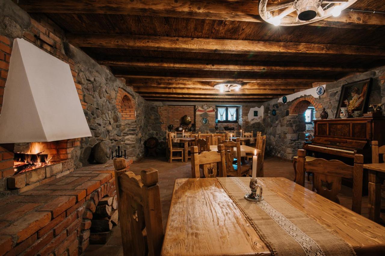 Molnos Kuria Pension Corund  Bagian luar foto