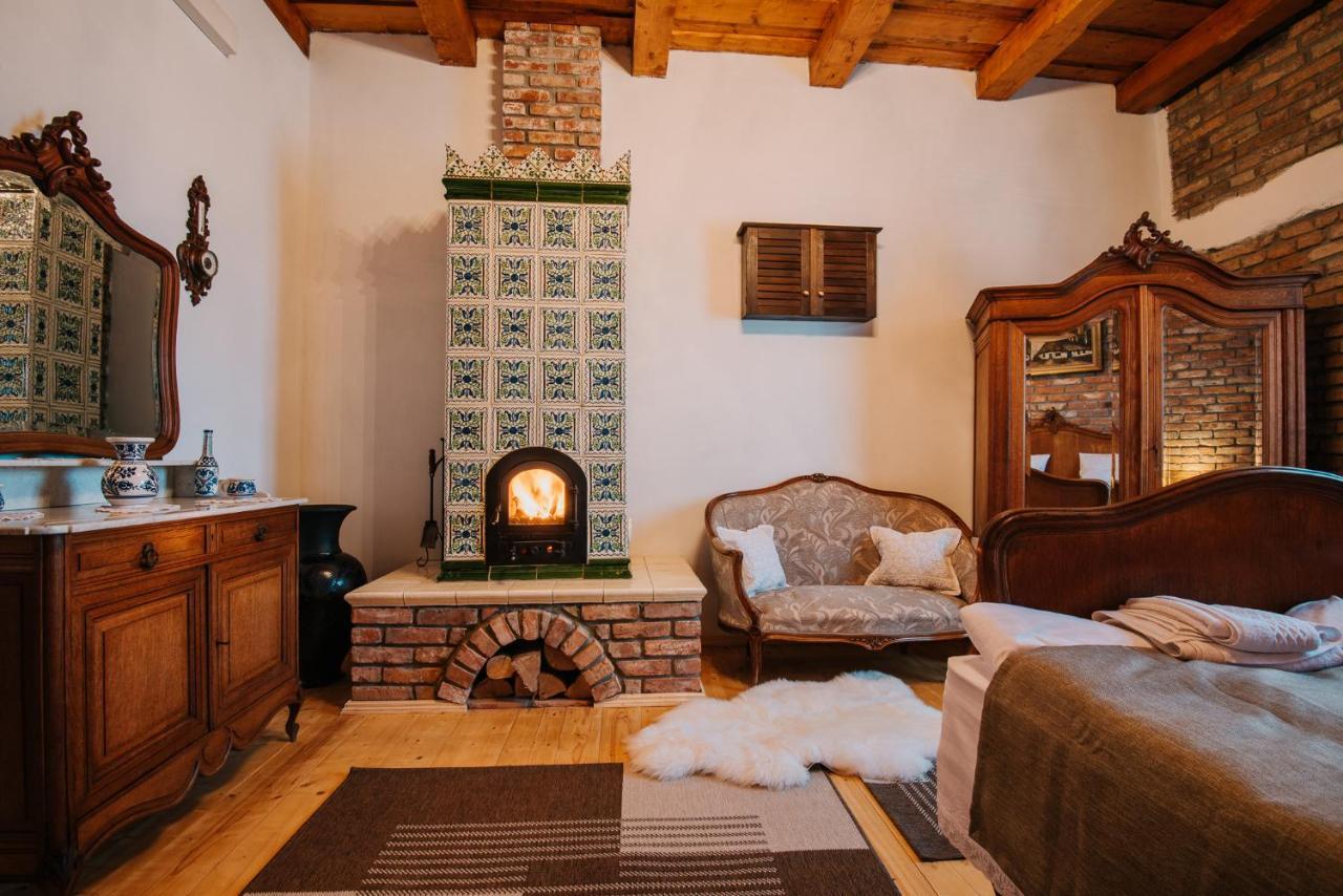 Molnos Kuria Pension Corund  Bagian luar foto