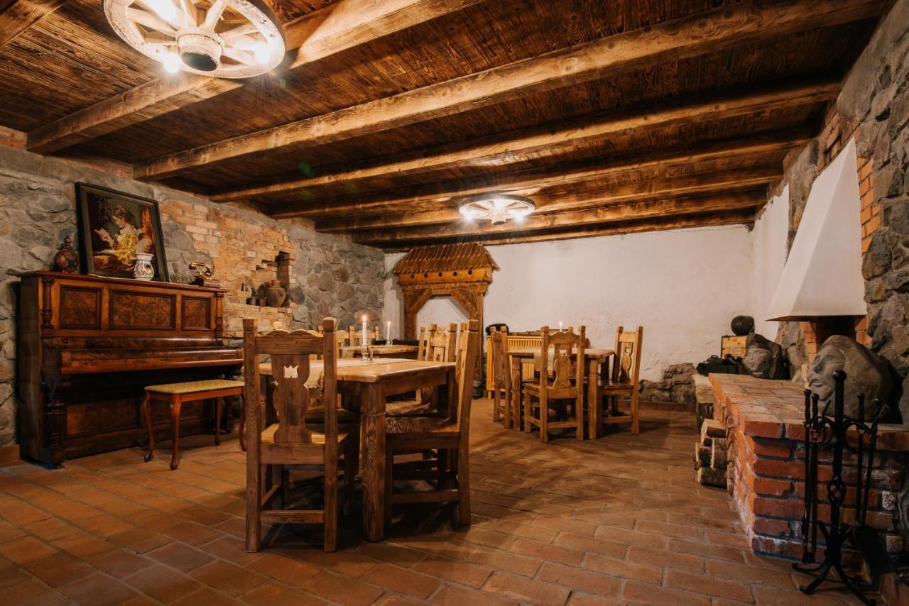 Molnos Kuria Pension Corund  Bagian luar foto