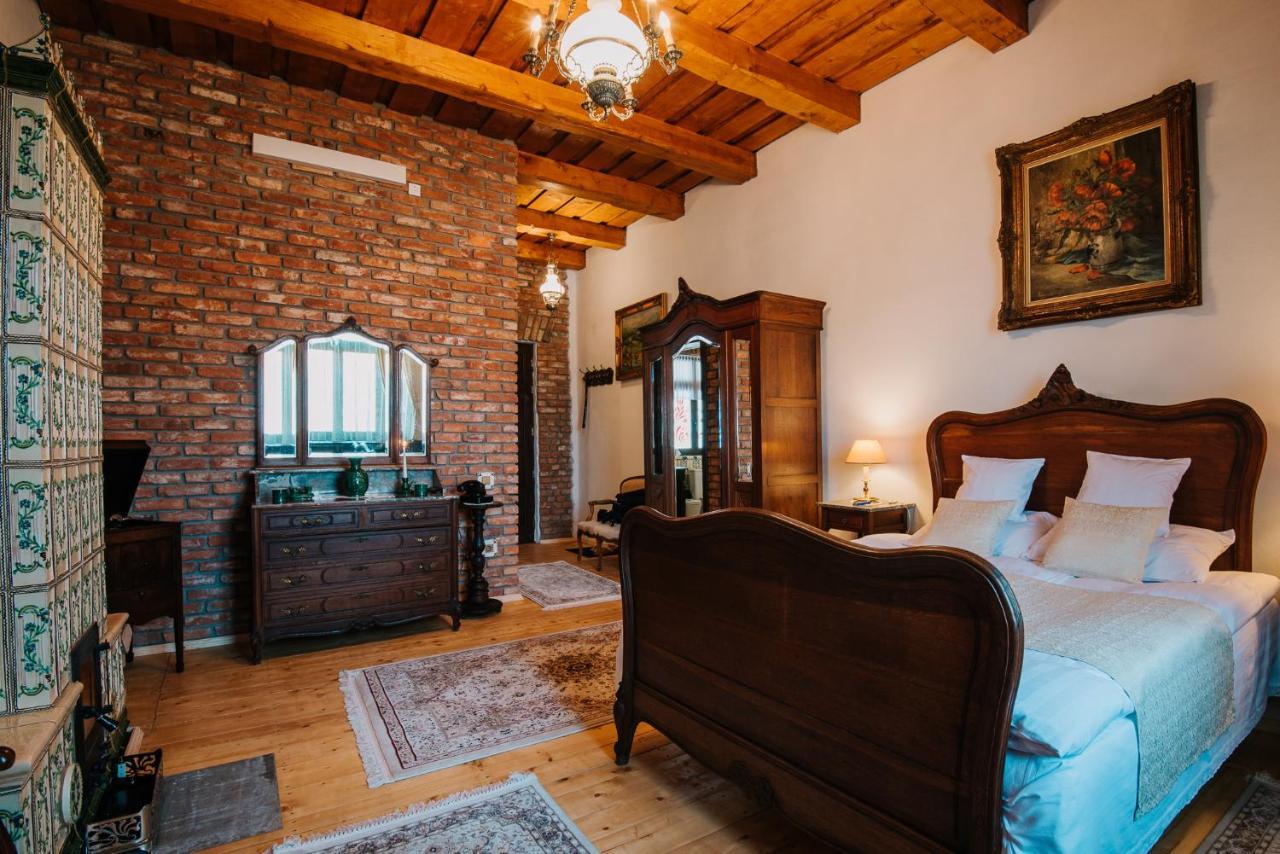Molnos Kuria Pension Corund  Bagian luar foto