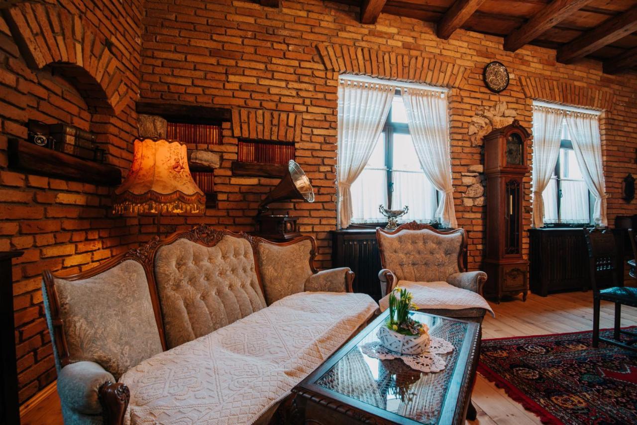 Molnos Kuria Pension Corund  Bagian luar foto