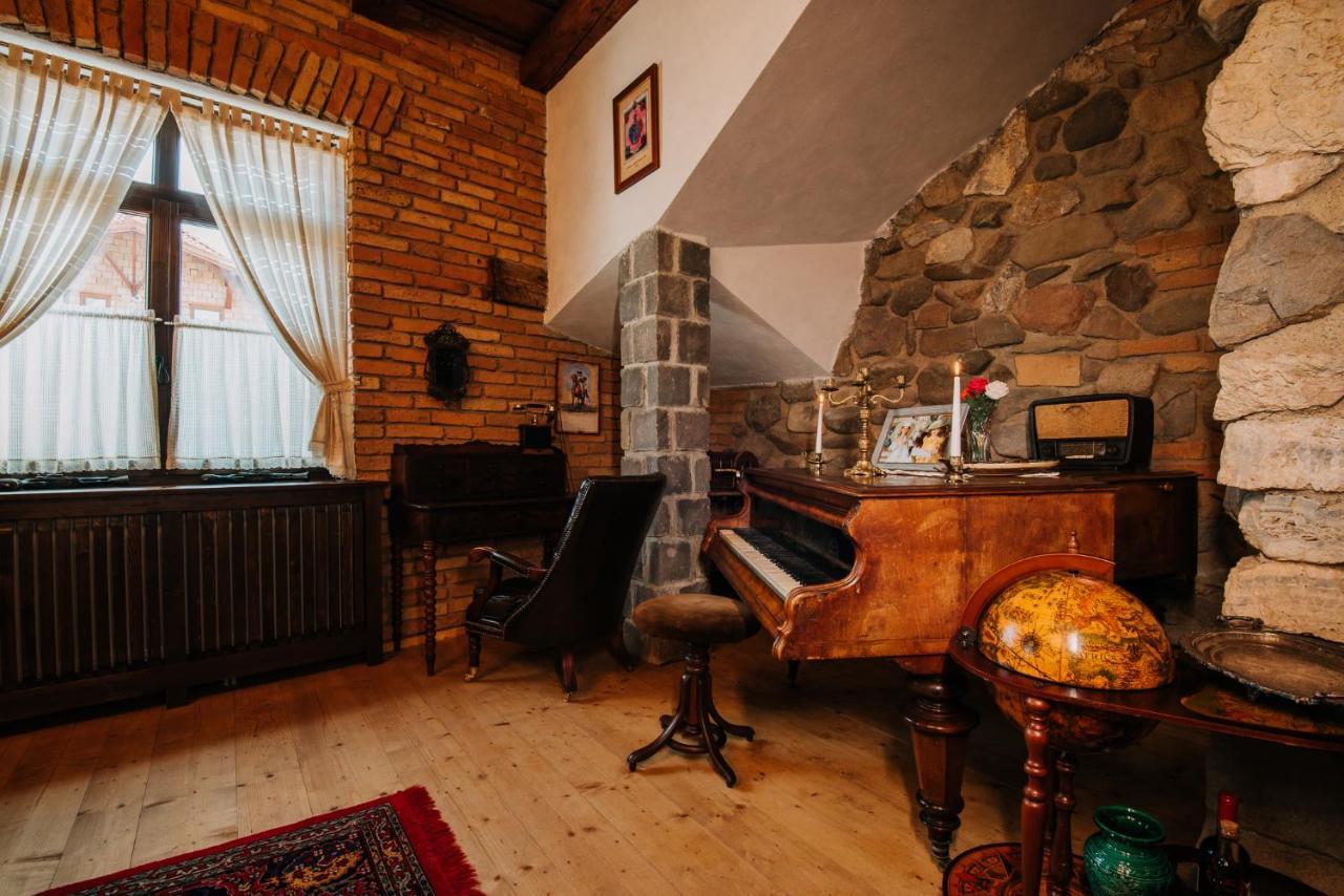 Molnos Kuria Pension Corund  Bagian luar foto