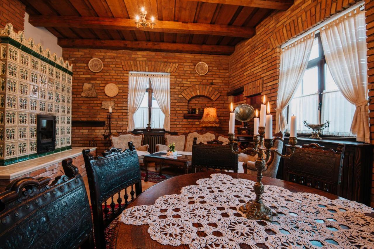 Molnos Kuria Pension Corund  Bagian luar foto
