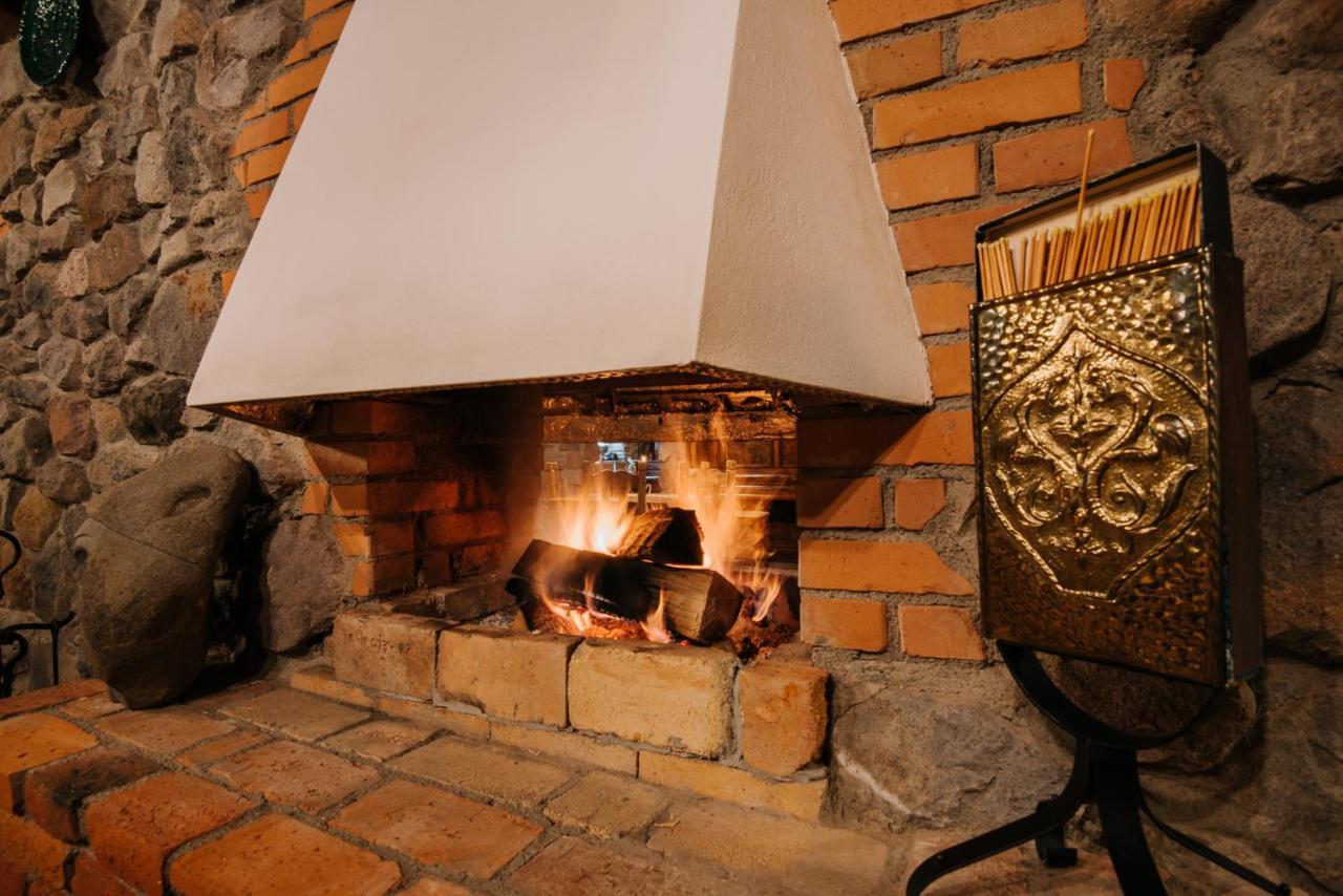 Molnos Kuria Pension Corund  Bagian luar foto