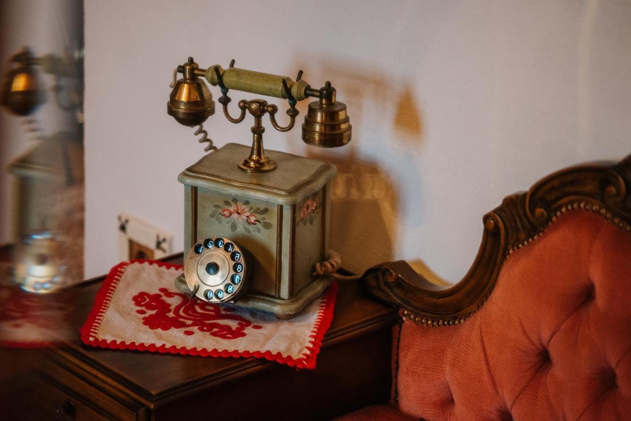 Molnos Kuria Pension Corund  Bagian luar foto