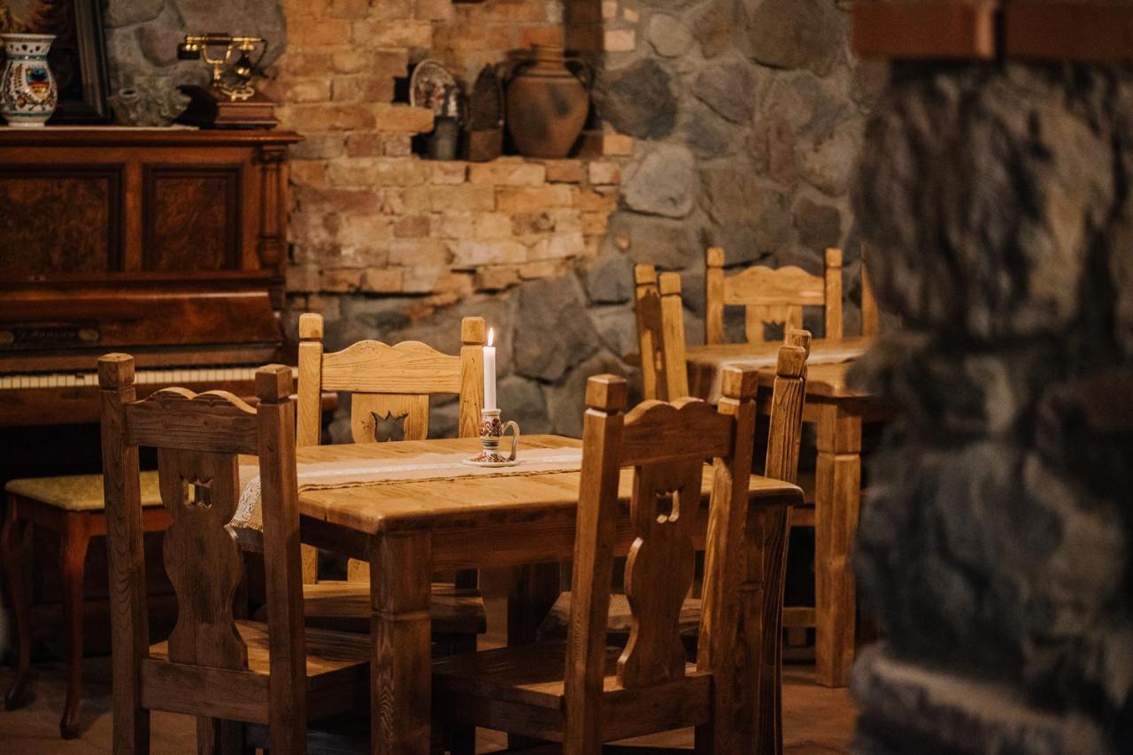 Molnos Kuria Pension Corund  Bagian luar foto
